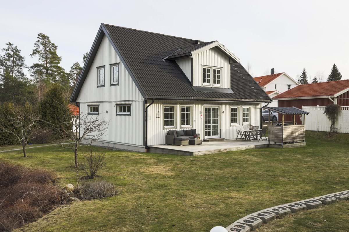Nötväckastigen 2