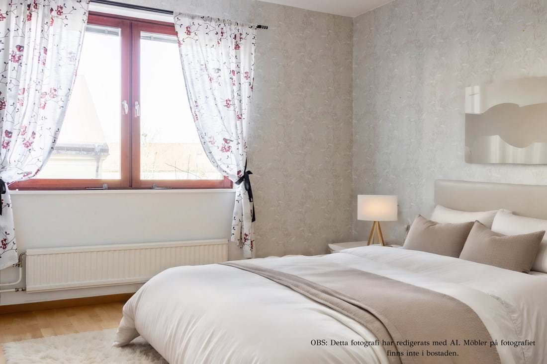 OBS: Detta fotografi har redigerats med AI. Möbler på fotografiet finns inte i bostaden. 